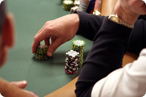 Allarme Poker, dipendenza dal gioco
