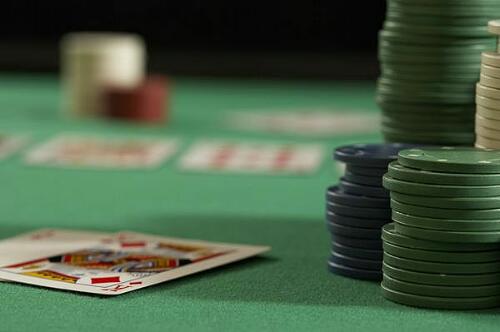 Decisioni al tavolo da poker: quando il gioco si fa duro i duri cominciano a giocare