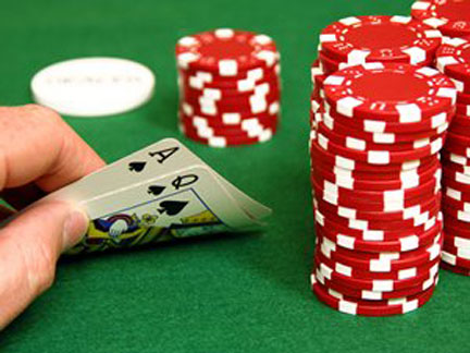 Strategia del poker: come gestire le overcards di fronte a un all-in