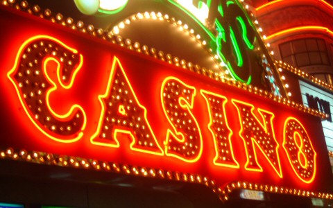 Casinò da film. 5 lungometraggi ambientati tra i tavoli verdi