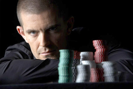 Gus Hansen apre una scuola di poker online