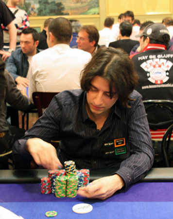 Tana delle Tigri Live Day 2: Stefano Fiore chip leader