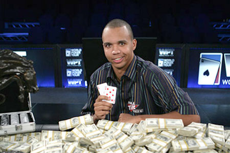 Phil Ivey è il favorito per la vittoria del Main Event WSOP