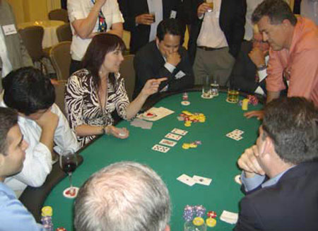 Poker live: i giocatori propongono l'uso delle carte di credito delle poker room