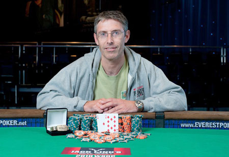 WSOP 2010: Mike Ellis e Konstantin Puchkov si aggiudicano due braccialetti