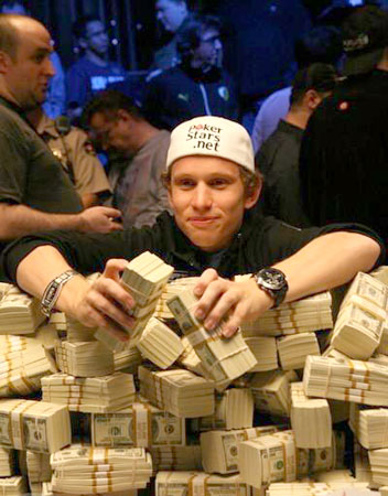 Peter Eastgate mette all'asta il suo braccialetto WSOP per l'Unicef