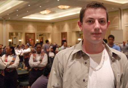 Tom Dwan dà spettacolo a Macau giocando agli high stakes