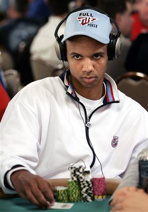 Mike Matusow contro Phil Ivey: é polemica nel mondo del poker  