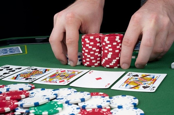 giocare a poker d'estate