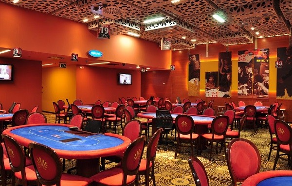 Poker Room Las Vegas, tornano le mascherine